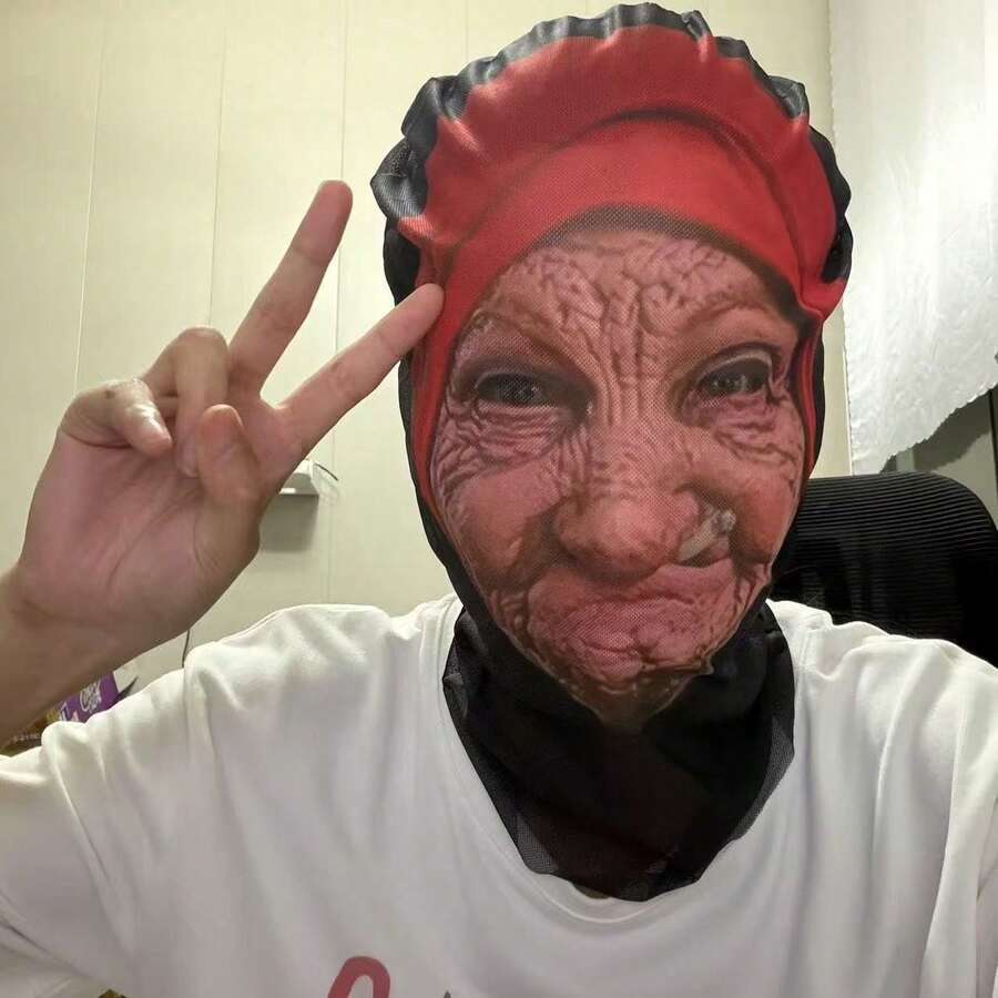 Topeng Wanita Tua Little Red Riding Hood yang Menakutkan dan Lucu | Hiasan Kepala Cosplay, Bernapas dan Nyaman, Pas di Wajah, Cocok untuk Berbagai Acara, Pola Realistis, Mudah Dipakai, Sempurna untuk Properti Pesta Cosplay Halloween