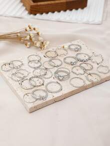 Juego de 28 anillos finos estilo INS con corazón dorado y strass, diseño asimétrico ondulado apilable de nicho para mujer - Plateado - Ver 4