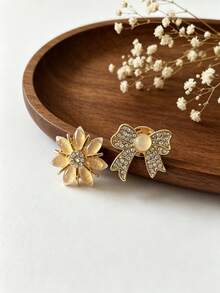 Gentle Bow Cat Eye Flower Pair Brooch, Full Rhinestone Pearl Pin, Delicate Shirt Collar Anti-Exposure Accessory - Multicolor - View 7