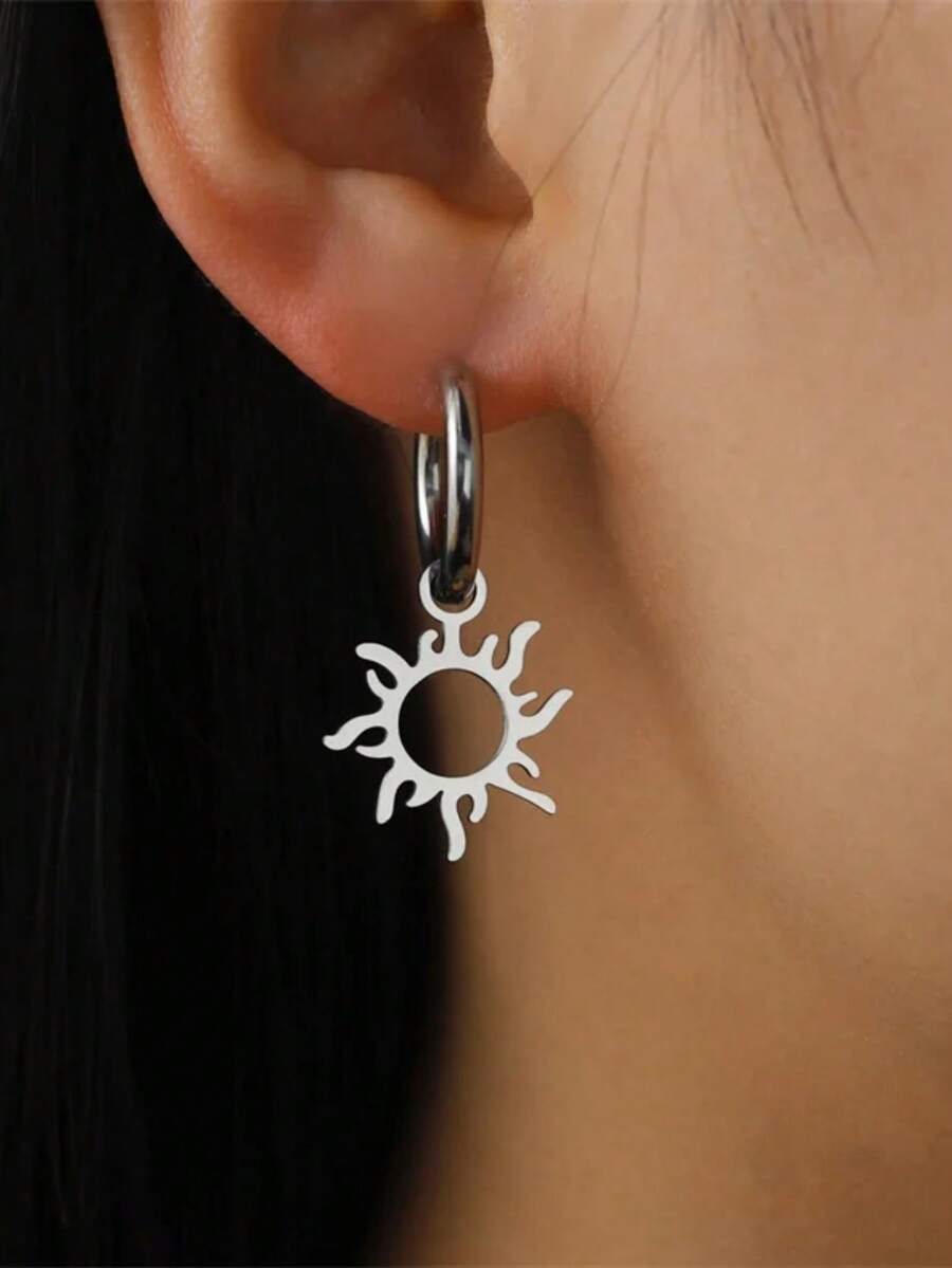 LIKGREAT 1 Pair Women's Fashion Hollow Sun Pendant Stainless Steel Earrings, Daily Commute Versatile Accessory