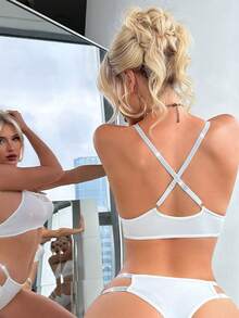 2pcs Women's Lace Patchwork Lingerie Set, Comfortable Criss-Cross Strap Non-Wired Bra And Mid-Waist Thong, Women's Underwear And Thong Set - White - View 3