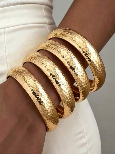 4pcs/3pcs Vintage Elegant Exaggerated Casual Style Women's Metal Iron Sheet Hammered Texture Bracelets, Suitable For Daily Wear, Parties, Weddings, Vacations And Gifts