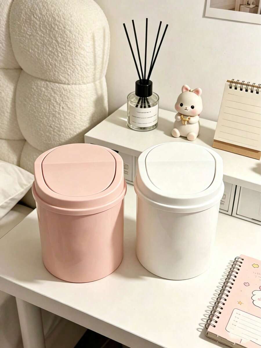 附蓋桌面迷你垃圾桶，旋轉式塑膠蓋，非電動圓筒設計，適用於居家、辦公室、廚房、梳妝台、床頭櫃及日常使用，返校用品