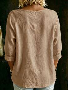 女款大尺碼白色V領短袖襯衫，蕾絲飾邊，梭織布料，標準版型，適合休閒穿著，夏季適用 - 卡其色 - 查看 3