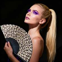 2/1pc Elegant Leopard Print Folding Fan Combines Retro Wild Style With Practical Cooling Function. Made Of Smooth Fabric And Sturdy Black Bamboo Ribs, Lightweight And Foldable For Easy Pocket Carry. Perfect For Summer Beach Trips, Nightclub Parties, Cosplay Shoots And Daily Outdoor Use. A Fashionable Photo Prop And Versatile Fashion Accessory Suitable For Women To Match Various Outfits While Beating The Heat. - Multicolor - View 7