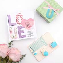 Mini Tablero de Perforación de Alfabeto para Manualidades DIY, Crea Letras, Números y Puntuación, Scrapbooking, Hacer Tarjetas, Pancartas de Fiesta, Incluye Manual Paso a Paso - D - Ver 12
