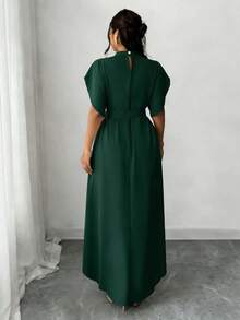 Élégante jupe longue plissée vert olive grande taille, col montant, manches à volants, taille avec lien, ourlet asymétrique, style décontracté de villégiature, nouvelle arrivée printemps/été 2026 pour femmes - Vert sapin - Voir 6