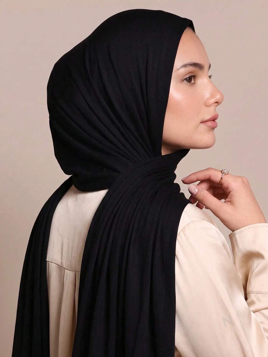 1 Buah Hijab Wanita Ukuran Besar Terbaru, Syal Panjang, Warna Polos, Kasual, Lembut - Hitam - View 1