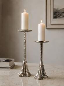 1件復古銀色燭台，高低組合細柱形，錘紋質感托盤底座細節，長蠟燭氛圍裝飾品，適用客廳、餐桌、臥室、婚禮派對、節慶慶祝場景 - 銀山丘 - 查看 3