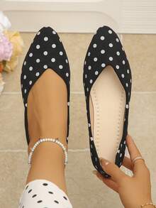 Terciopelo negro con pequeños puntos blancos