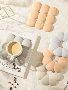 1pc Creative Donut Table Mat, Heat-Resistant Non-Slip Multi-Purpose Pot Pad Cup Coaster, Thickened Silicone Heat Insulation Mat For Home Kitchen - View 2