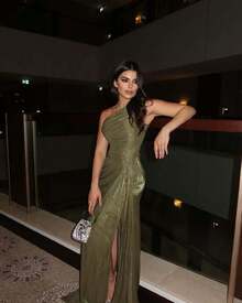 Vestido de noche suelto y cómodo con cinta plegada y brillante para mujer, para primavera y otoño - Verde Oliva - Ver 2