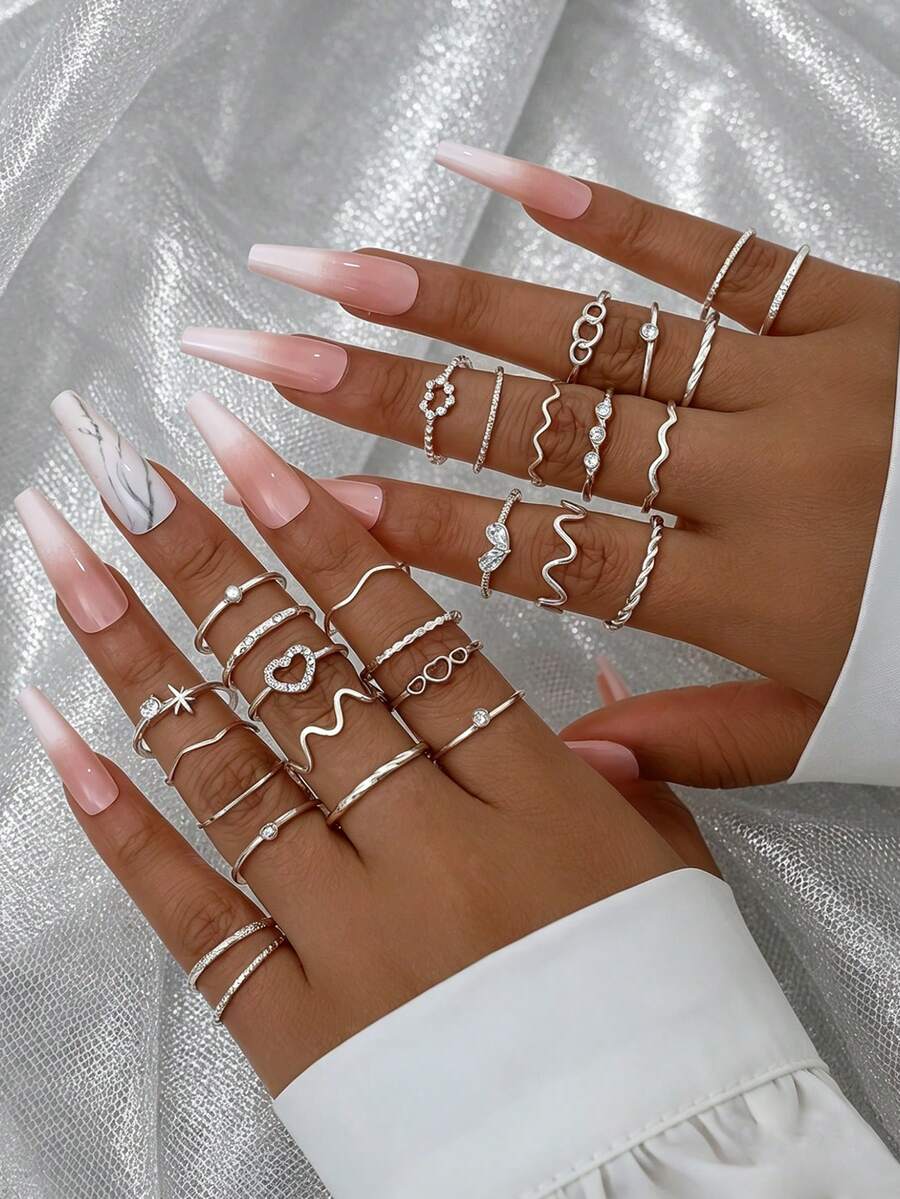 Juego de 28 anillos finos estilo INS con corazón dorado y strass, diseño asimétrico ondulado apilable de nicho para mujer - Plateado - Ver 1