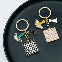 Creative Chess Piece Keychain, Mini Chessboard And Queen Rook Pendant, Novelty Board Game Keyring Gift For Chess Lovers, Bag Charm For Couple/Student - Multicolor - View 1