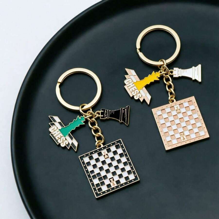 Creative Chess Piece Keychain, Mini Chessboard And Queen Rook Pendant, Novelty Board Game Keyring Gift For Chess Lovers, Bag Charm For Couple/Student - Multicolor - View 1