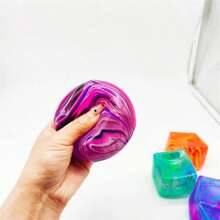 1PC Random Color Fluid Aurora Gradient Cube Squishy Toy, Slow Rising Creamy Soft Malleable Square Block, Iridescent Swirl Visual Sensory Stress Relief Fidget, Quiet Portable Pocket Handheld Toy Suitable For Office Desk & Student Classroom, - 彩色 - 查看 1
