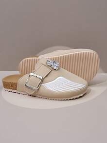 1 Pair Kids' Wing Embroidery + Rhinestone Rabbit Decor Buckle Beige Soft Bottom Non-Slip Round Toe Low-Top Metal Buckle Adjustable Strap Flat Sole Simple Casual Style Closed Toe Mule Slippers For Home / Short Trips / Casual Shopping - Beige - View 5