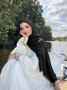 1件純色百褶棉麻毛邊女款圍巾，紋理素色穆斯林希賈布頭巾長披肩，四季通用隨性披肩，通勤度假裝飾圍巾 - 黑色 - 查看 3