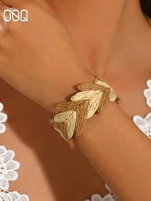 OOQ 1pc Summer Vacation Style Geometric Oval Colorblock Raffia Open Cuff Bracelet, Adjustable Size, Versatile Fashionable Elegant Women's Bangle, Suitable For Beach Vacation And Any Holiday Gift - Mixed Coffee - View 1
