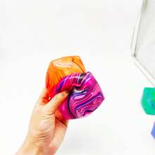 1PC Random Color Fluid Aurora Gradient Cube Squishy Toy, Slow Rising Creamy Soft Malleable Square Block, Iridescent Swirl Visual Sensory Stress Relief Fidget, Quiet Portable Pocket Handheld Toy Suitable For Office Desk & Student Classroom, - 彩色 - 查看 4