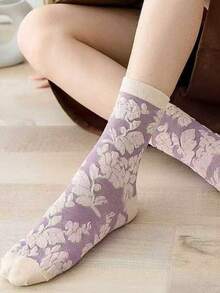 1/3/6/9 Pairs Random Women's Vintage 3D Embossed Floral Palace Style Mid-Calf Socks - Multicolor - View 10