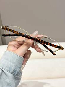 زوج واحد من نظارات إطار معدني للنساء، نظارات زينة بدون وصفة طبية بأسلوب جامعي لطيف - متعدد الألوان - مشاهدة 2