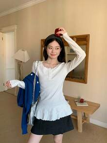 Atasan Kaos Lengan Panjang Slim Fit Model Korea Musim Dingin dengan Hiasan Renda Warna Putih Krem, Kerah Bulat, dan Lapisan Dalam. - Putih - View 5