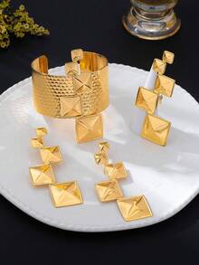 4pcs/Set Geometric Series Vintage Pyramid Square Stud Earrings, Ring, Hammered Texture Wide Open Cuff Bracelet Jewelry Set For Women, Versatile For Party, Banquet, Runway - Yellow Gold - View 4