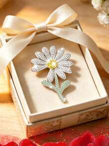 1pc Fashion Rhinestone Daisy Flower Brooch, Personalized Accessory, Holiday Gift, Versatile For Daily Wear - Silver - View 1
