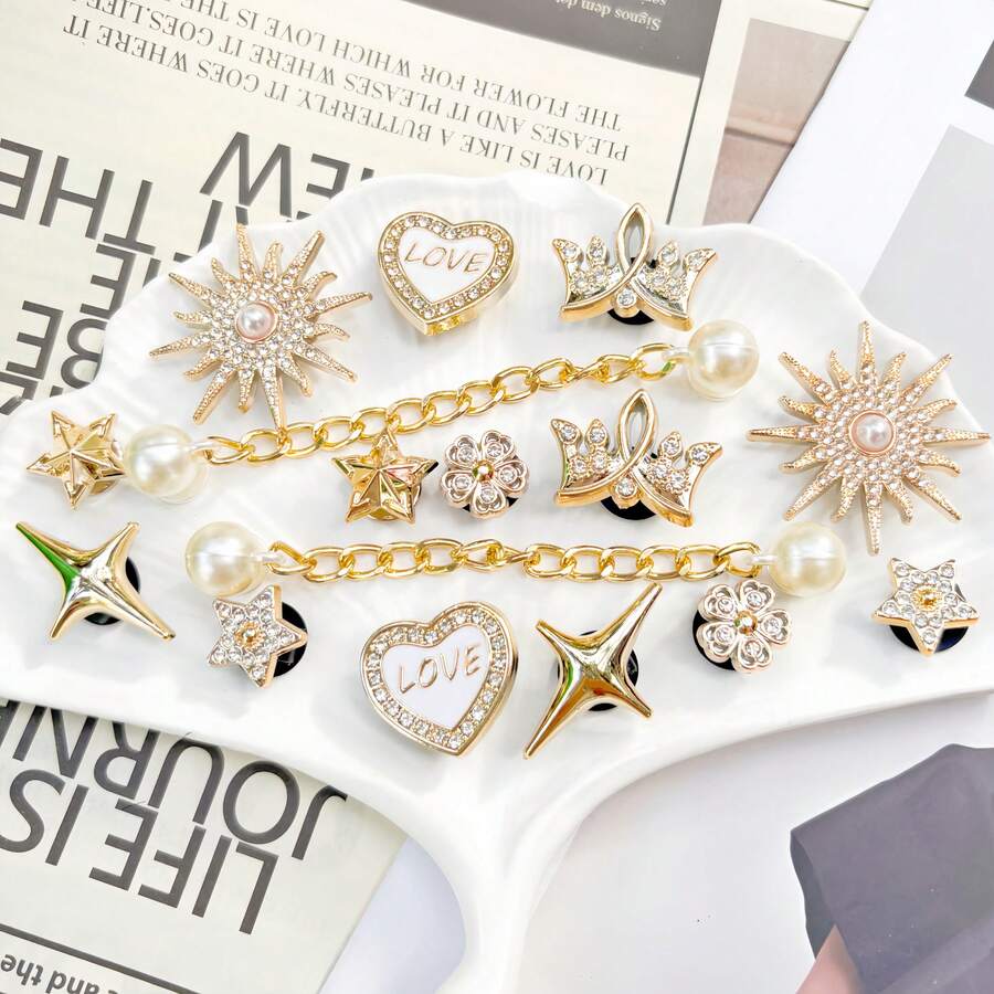 16 Gold Heart-Shaped Small Chain Charms, Elegant Series DIY Shoe Decorations For Perforated Slippers, Summer Beach Essential - Gold - View 1