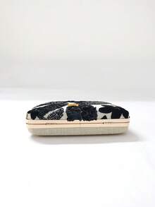 LJDCRFT Elegant Floral Sequin Vintage Embroidered Clasp Evening Bag, Hard Shell Design, Suitable For Weddings, Proms, And Dates. - Black - View 8