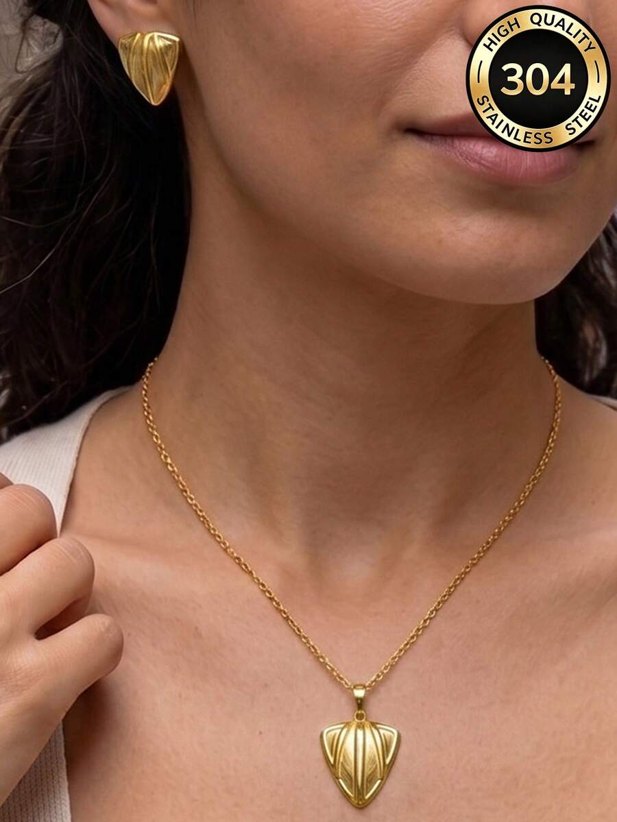 女款金色首飾套組，不鏽鋼防水低過敏項鍊與耳環組合，幾何海洋風設計，適合夏季旅行、派對、閨蜜假期禮物，不鏽鋼材質，持久不褪色不氧化，適用通勤、約會、海邊度假、閨蜜聚會、節日送禮等多種場景，可搭配洋裝、T恤、西裝、新中式服飾、沙灘裙等，適合日常配戴，亦可作為生日、情人節、閨蜜禮物