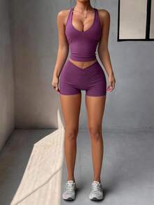Conjunto casual de 2 piezas Aoqta Sports para mujer, top sexy sin mangas con cuello en V y almohadilla en el pecho, y shorts cortos ajustados de cintura alta cruzada, para yoga, correr, entrenamiento y uso diario - Burdeos - Ver 9