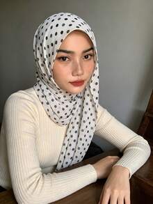 1 قطعة وشاح رأس نسائي بطبعة نقاط بأسلوب إنستغرام، وشاح شيفون طويل مطبوع رقميًا بجودة عالية، خفيف الوزن وقابل للتنفس متعدد الاستخدامات لجميع الفصول للارتداء اليومي - منقط أبيض - مشاهدة 2
