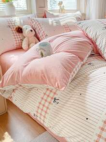 4pcs Striped Bow Duvet Cover Set, Breathable, Back To School, Dorm/Bedroom Bed Decor, (Includes 1 Duvet Cover + 1 Bed Sheet + 2 Pillowcases), Duvet Insert And Pillow Insert Not Included, Pillowcase Pattern Randomly Cut - Pink - View 2