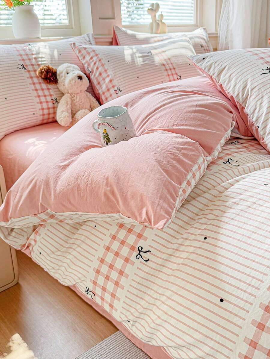 4pcs Striped Bow Duvet Cover Set, Breathable, Back To School, Dorm/Bedroom Bed Decor, (Includes 1 Duvet Cover + 1 Bed Sheet + 2 Pillowcases), Duvet Insert And Pillow Insert Not Included, Pillowcase Pattern Randomly Cut