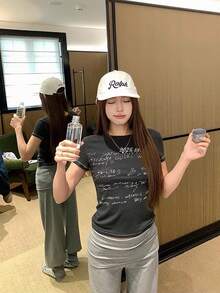 復古街頭風深方領短袖女款新款字母印花短版上衣 - 深灰色 - 查看 4