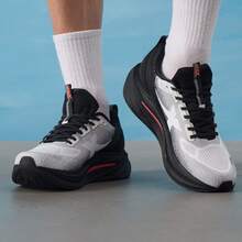 XTEP Sepatu Lari Outdoor Pria Shadow Engine 3.0 Baru: Jaring Baru, Bernapas, Nyaman, Ringan, dan Lembut. - Hitam dan Putih - View 2