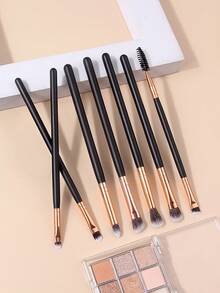 7pcs Professional Makeup Brush Set With 1 Makeup Sponge, Portable Beginner Eyeshadow Brush Concealer Brush Eyelash Brush Eyebrow Brush Soft Fiber Bristles Full Set Makeup Tools - Black - View 5