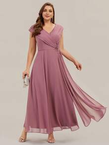 Elegant Rose Chiffon Plus Size Mother Of The Bride Dress, With Short Sleeves And Applique, Deep V-Neck Formal Maxi Dress - Dusty Pink - View 5