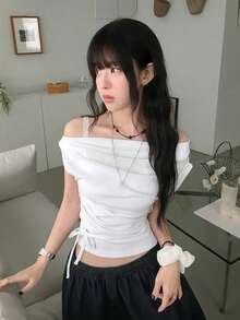 Kaos Lengan Pendek Kasual Putih dengan Ikat Pinggang dan Detail Kerut untuk Musim Panas - Putih - View 2