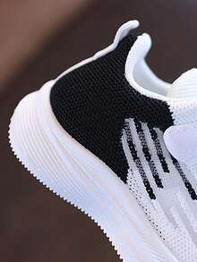1 Pair Kids' Breathable Mesh Running Shoes, Spring/Summer, Kindergarten Versatile Hook & Loop Sneakers - White - View 7