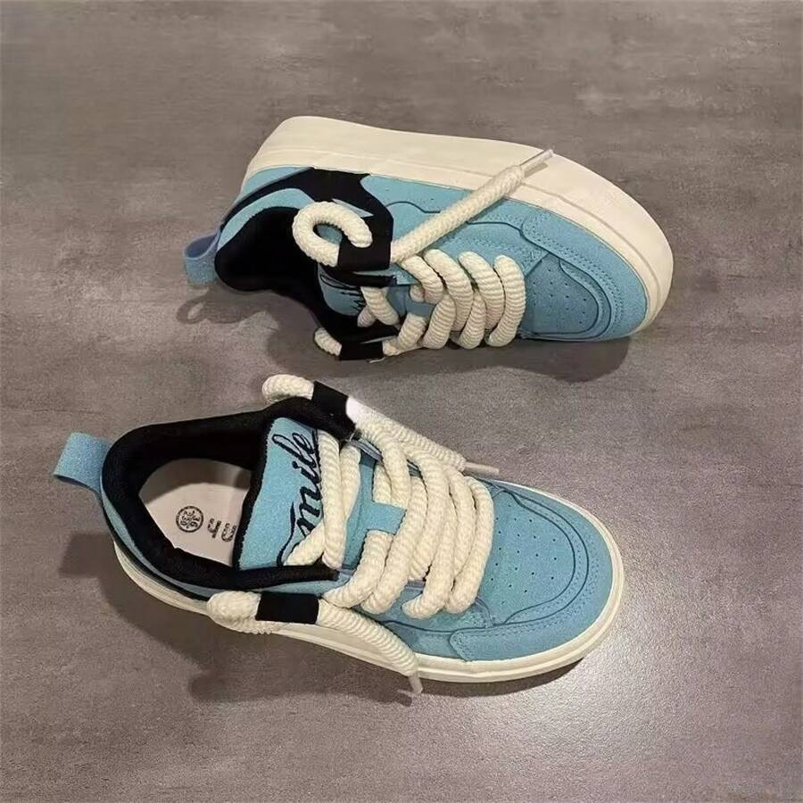 Women Skateboarding Shoes - Blue - View 1