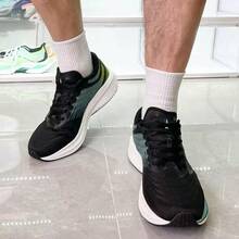 XTEP Sepatu Olahraga Pria Generasi ke-3 2000G Terbaru, Sepatu Lari Peredam Guncangan untuk Latihan - Hitam/Biru-Kuning - View 3