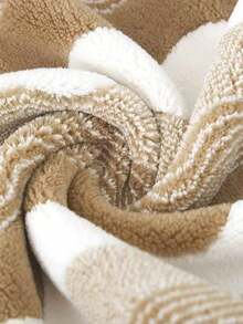 2pcs Modern Minimalist Fashion Coral Fleece Bath Towels, Ultra Soft, Quick Dry, No Shedding, Sauna Towel, High Absorbency - Multicolor - View 7