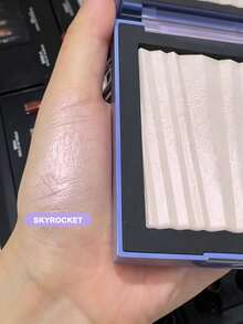 Nars AURA Luminous Face & Body Powder SKYROCKET - Berat Bersih 0,45 Oz 13g E - SKYROCKE - View 7