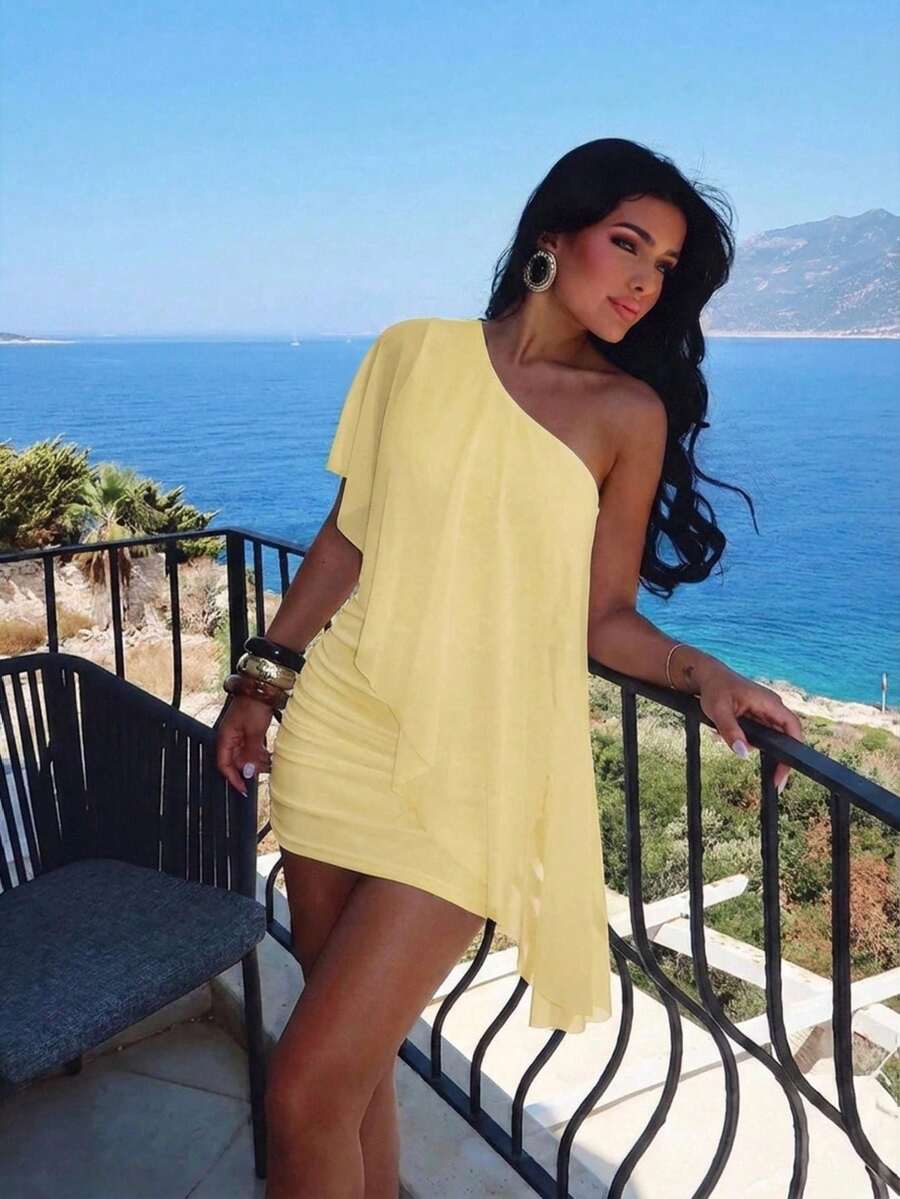 Women Mini Dresses - 黃色 - 查看 1