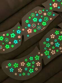 2 piezas Pegatinas de tatuaje de pecas con flores que brillan en la oscuridad y neón, pegatinas faciales florales que brillan en la oscuridad, tatuajes de pecas, tatuajes falsos para fiestas y uso diario - Multicolor - Ver 10
