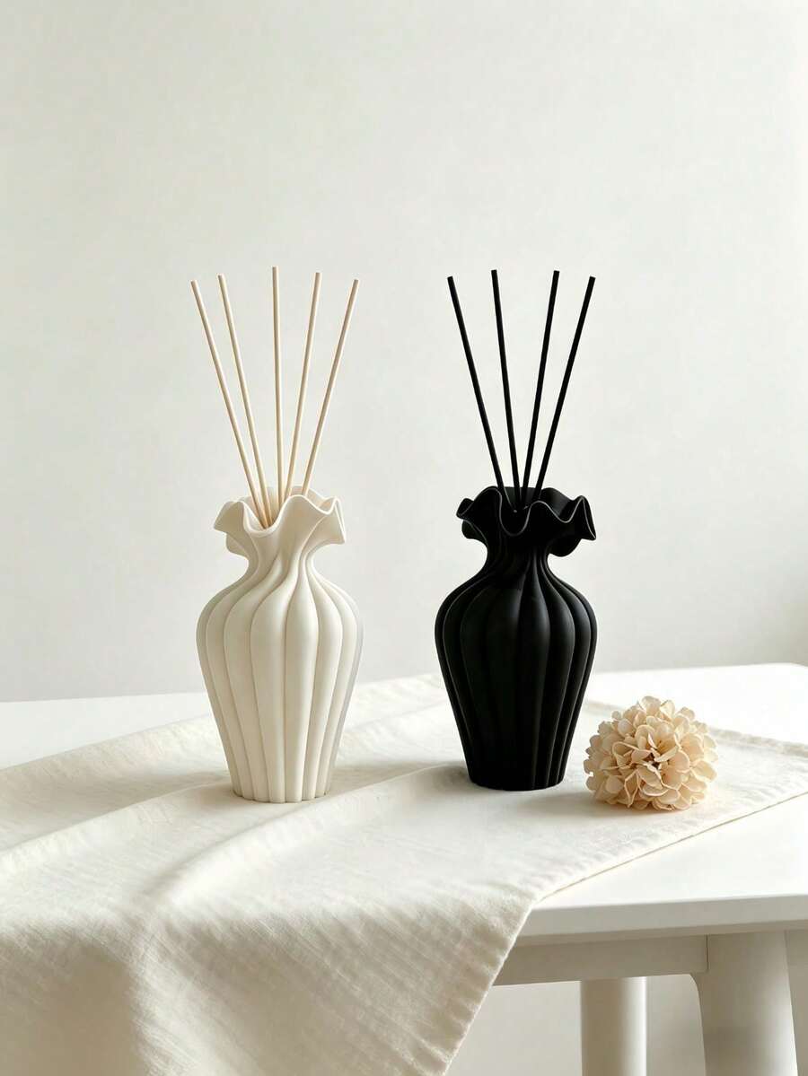 Ruffled Edge Essential Oil Diffuser Bottle, Decorative Home Fragrance Vase, Modern Minimalist Aromatherapy Vase, Nordic Style Home Decor Desktop Ornament - Multicolor - View 1