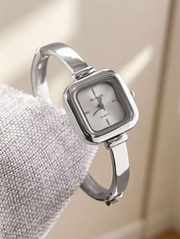 1pc Women's Minimalist Cool Square Bracelet Quartz Watch, Exquisite Niche Luxury Style, Shiny Silver-Tone Square Small Dial, Simple And Elegant. Belongs To Silver Jewelry, Bracelet, Hand Accessory, Jewelry, Summer Accessory Fashion Category, Suitable For Daily Commute, Workplace Office, Casual Outing, Summer Travel, Back To School, Date Party And More Scenarios, Can Be Given As Graduation Gift, Thoughtful Gift For Girls, Showcasing Gentle And Cool Elegant.